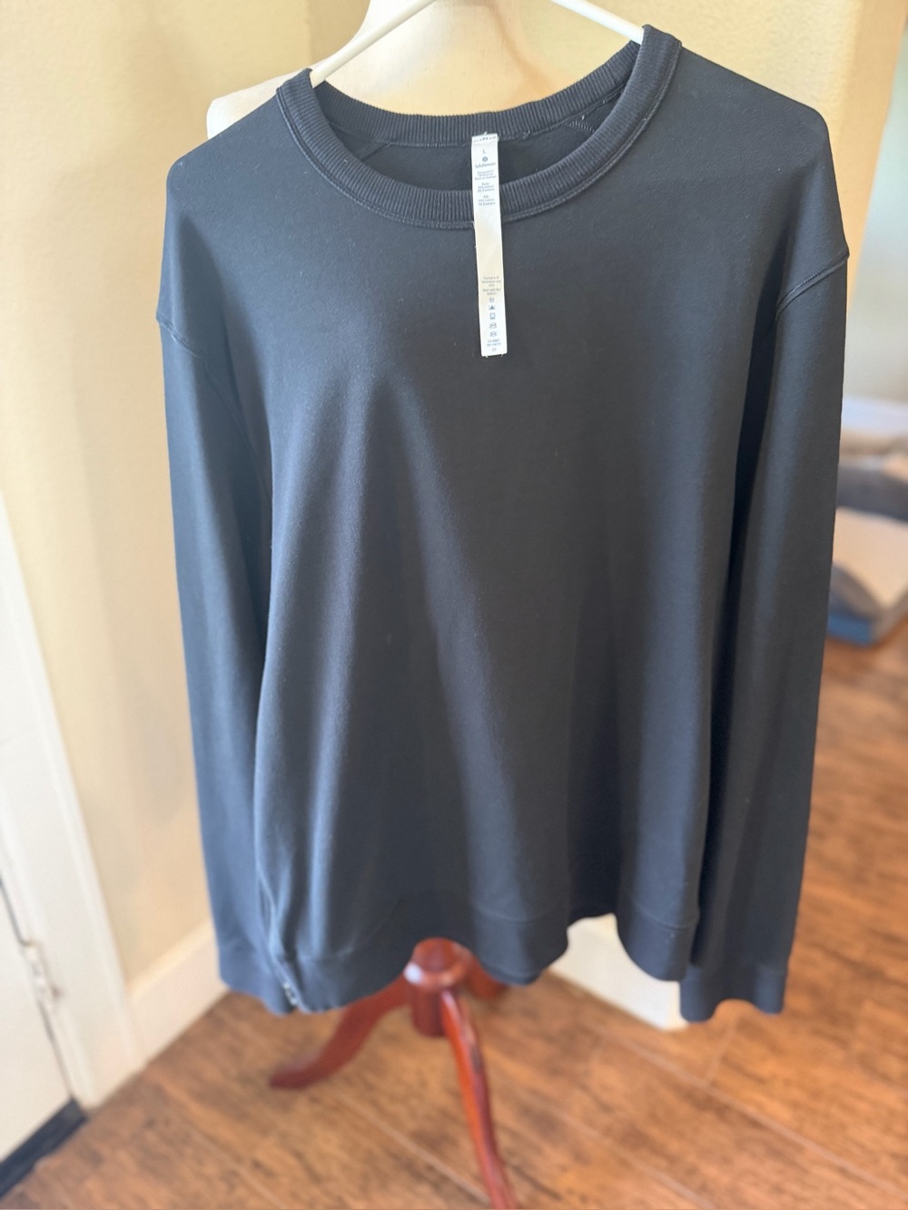 Lululemon black Sweatshirt Side Zipper size L